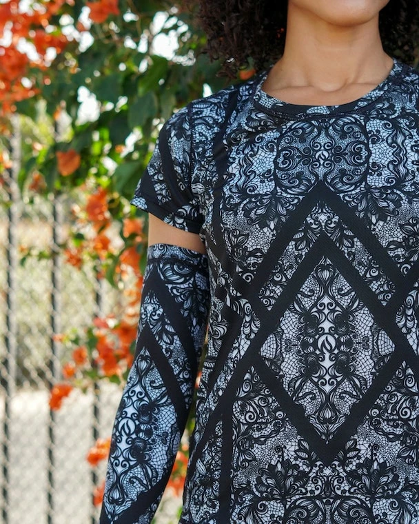 INKnBURN Women's Gatsby Short Sleeve Tech Shirt (S, M) 2020 6 INKnBURN Women's Gatsby Short Sleeve Tech Shirt (S, M) 2020 - Image 4